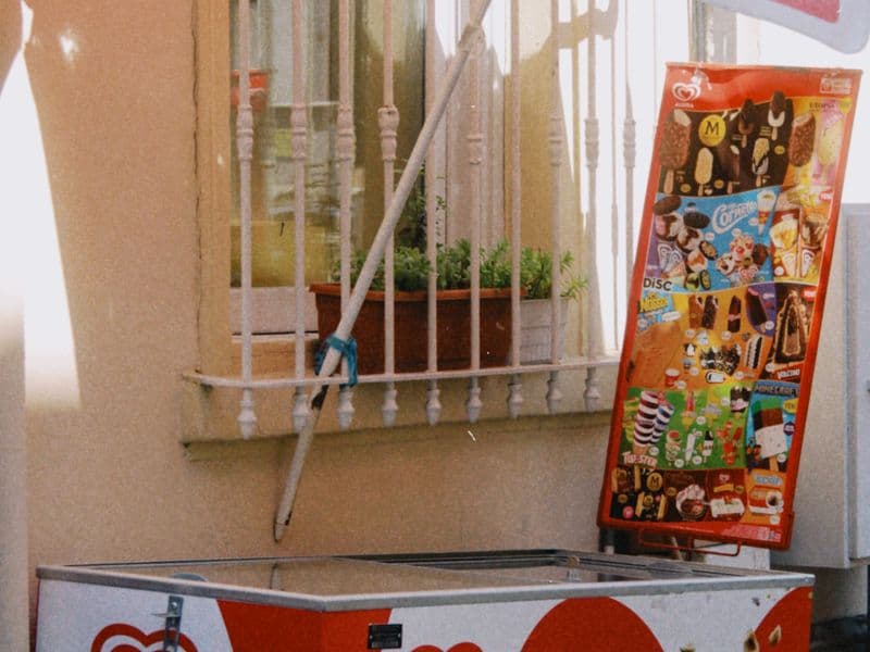 Frente de una heladería de barrio